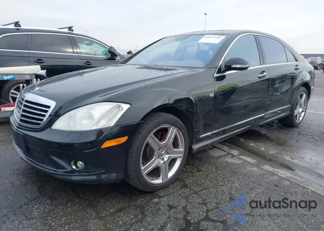 2008 Mercedes-Benz S 550 z USA, uszkodzony, nr VIN WDDNG71XX8A225883